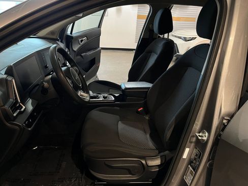 Used 2024 Kia Sportage LX FWD image 27