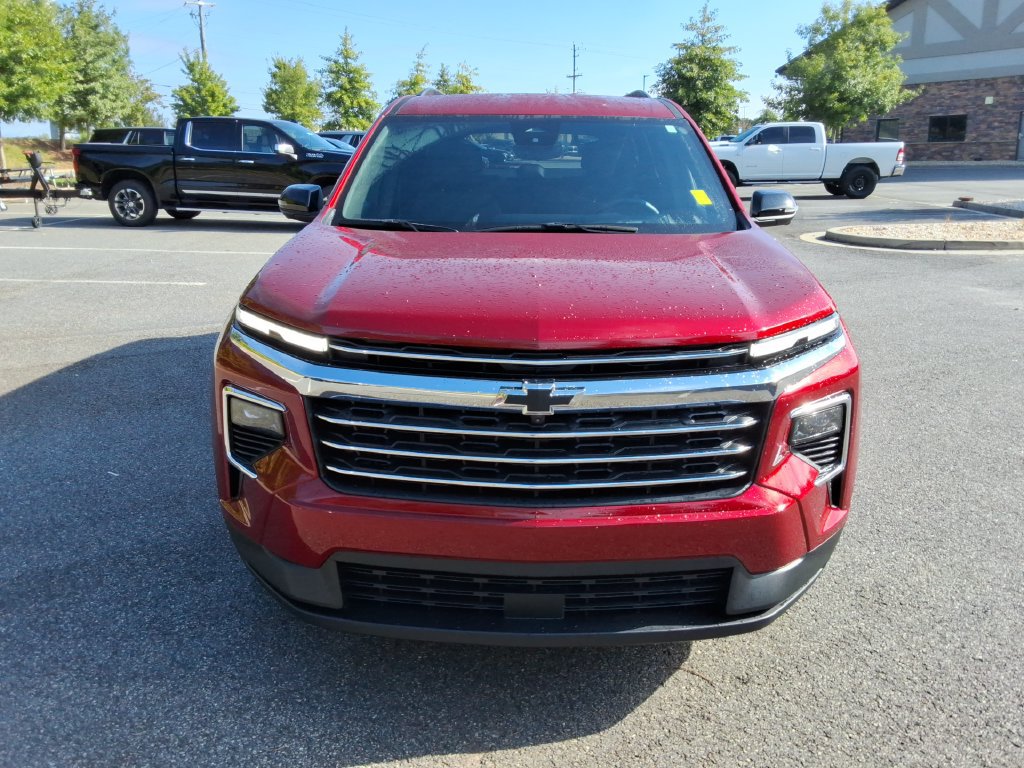 Certified 2026 Chevrolet Traverse LT w/ Driver Confidence Package FWD image 2