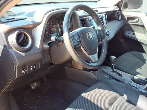 Used 2015 Toyota RAV4 LE FWD image 8