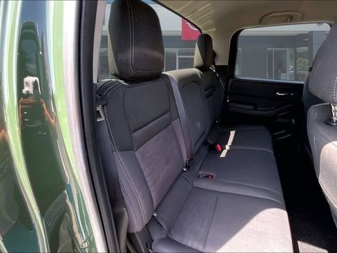 Used 2024 Nissan Frontier SV w/ Technology Package RWD image 24