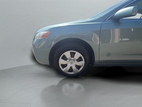 Used 2007 Toyota Camry LE FWD image 29