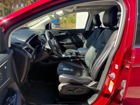 Used 2019 Ford Edge Titanium w/ Equipment Group 301A AWD/4WD image 8
