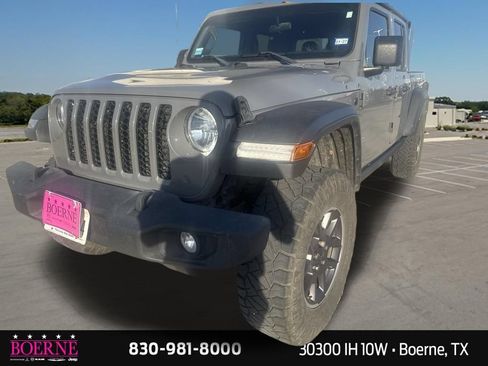 Used 2022 Jeep Gladiator Sport AWD/4WD image 3