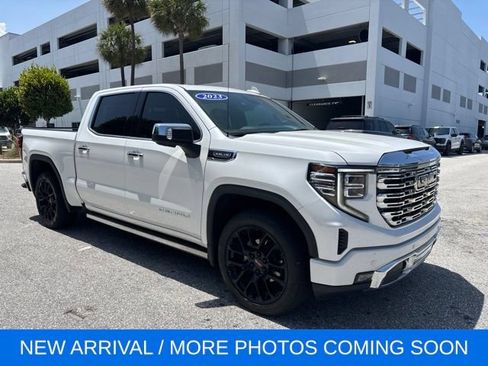 Used 2023 GMC Sierra 1500 Denali w/ Denali Reserve Package AWD/4WD image 1