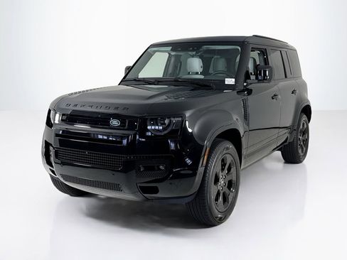 Used 2025 Land Rover Defender 110 X-Dynamic SE image 1