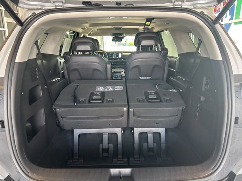 New 2026 Kia Carnival SX Prestige image 11