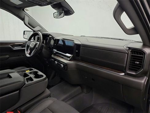 Used 2024 GMC Sierra 1500 Elevation image 32