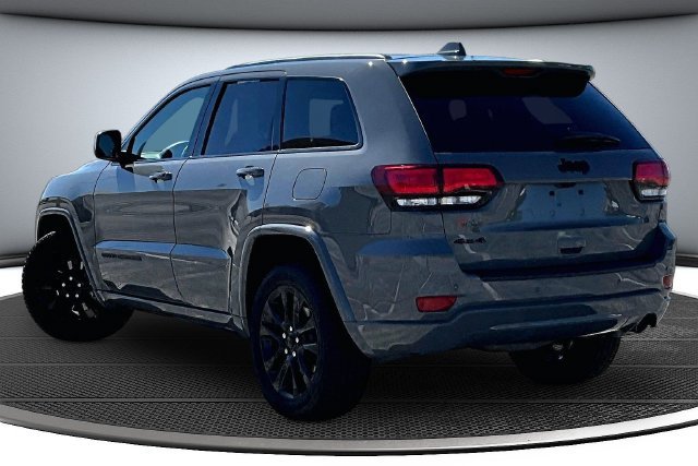 Used 2021 Jeep Grand Cherokee Laredo X AWD/4WD image 4