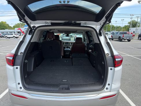 Used 2018 Buick Enclave Avenir w/ Avenir Technology Package AWD/4WD image 7