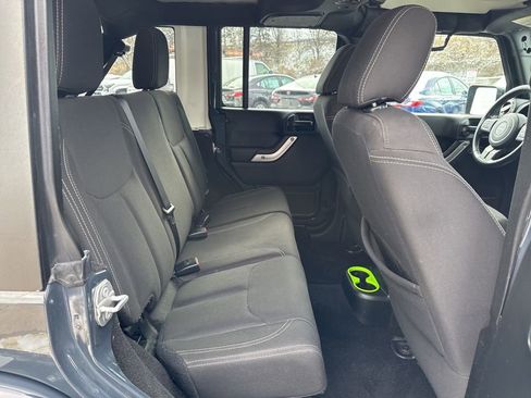 Used 2017 Jeep Wrangler Unlimited Sahara w/ Connectivity Group image 22