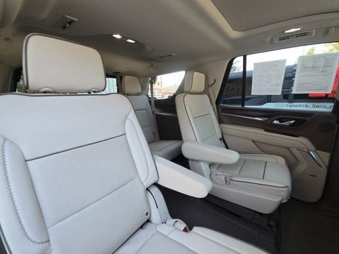 Used 2021 GMC Yukon Denali w/ Denali Premium Package image 17