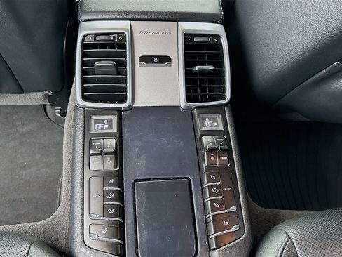 Used 2016 Porsche Panamera Edition image 17