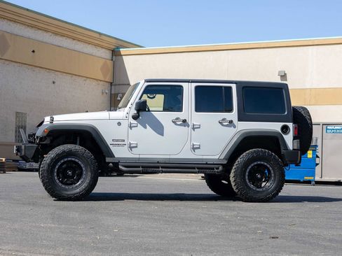 Used 2015 Jeep Wrangler Unlimited Sport w/ Connectivity Group image 4