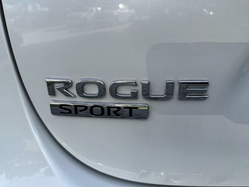 Used 2022 Nissan Rogue Sport SV w/ Technology Package AWD/4WD image 38