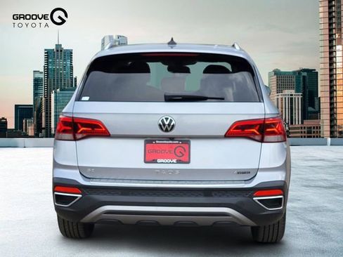 Used 2022 Volkswagen Taos SE AWD/4WD image 5