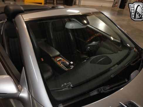 Used 2011 Mercedes-Benz SL 550 image 15
