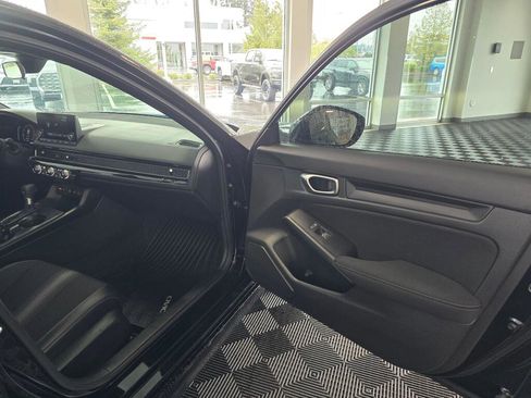Used 2025 Honda Civic Sport image 42