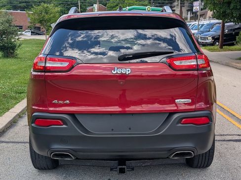 Used 2015 Jeep Cherokee Latitude w/ Cold Weather Group AWD/4WD image 6