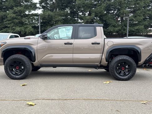 Used 2025 Toyota Tacoma TRD Pro image 7
