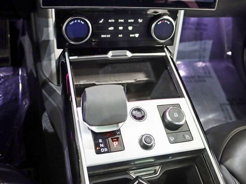 Used 2023 Land Rover Range Rover SE image 28