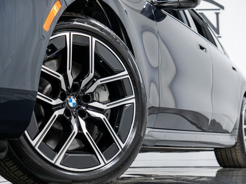 Used 2025 BMW 760i xDrive w/ Executive Package image 33