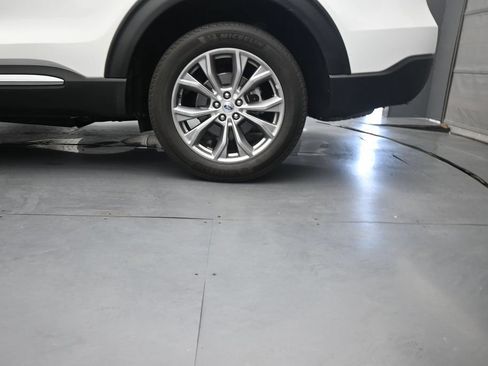 Used 2023 Ford Explorer Limited AWD/4WD image 14