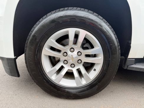 Used 2018 Chevrolet Suburban LT RWD image 10
