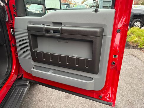 Used 2015 Ford F550 4x4 Regular Cab Super Duty image 46