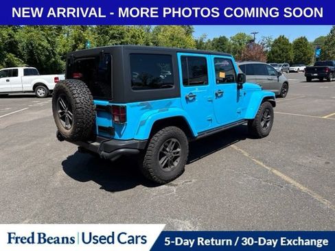 Used 2017 Jeep Wrangler Unlimited Sahara AWD/4WD image 4