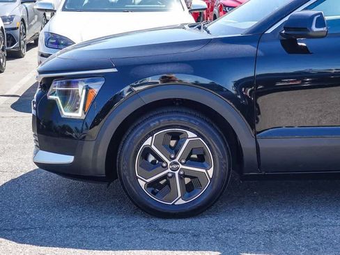 Certified 2024 Kia Niro EX FWD image 6
