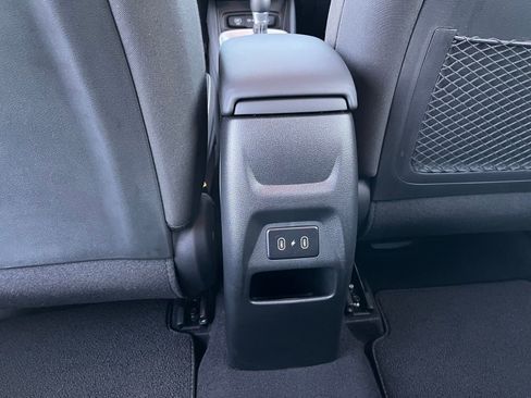 Used 2025 Hyundai Venue SEL FWD image 39