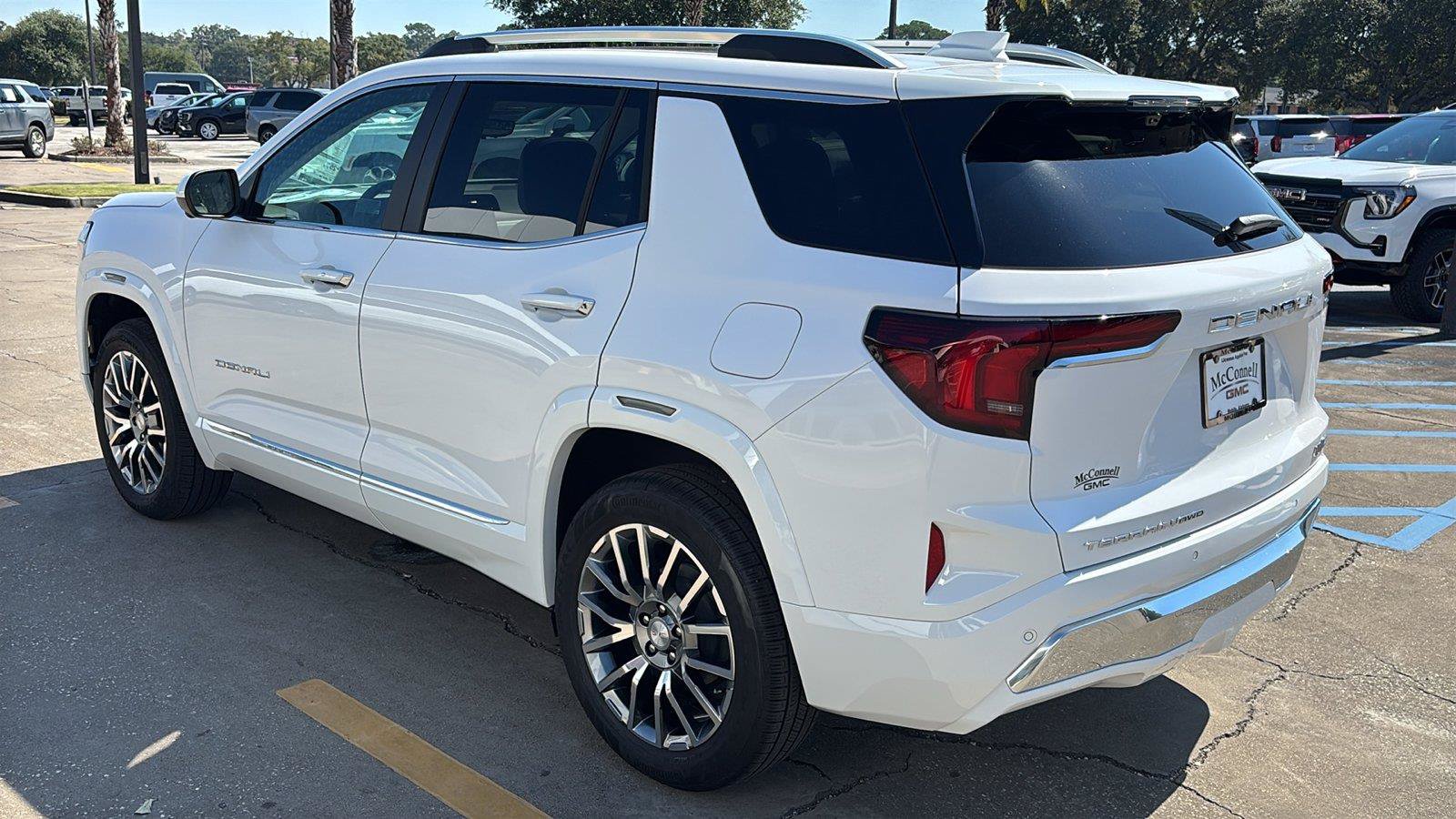 New 2027 GMC Terrain Denali w/ LPO, Floor Liner Package AWD/4WD image 5