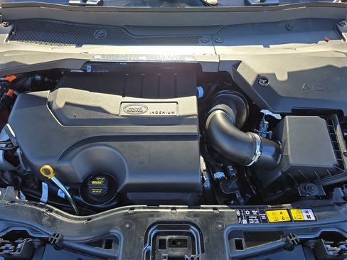 New 2025 Land Rover Discovery Sport Dynamic SE image 31