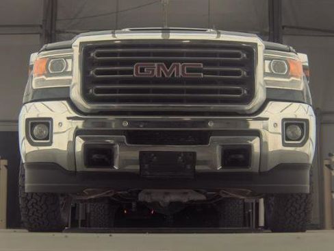 Used 2019 GMC Sierra 2500 SLT w/ Duramax Plus Package image 3