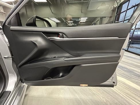 Used 2019 Toyota Camry SE image 35