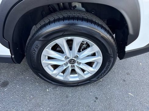 Used 2024 Toyota Corolla Cross LE FWD image 27