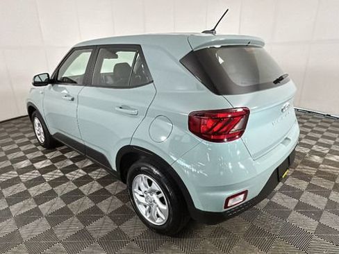 Certified 2026 Hyundai Venue SE FWD image 4
