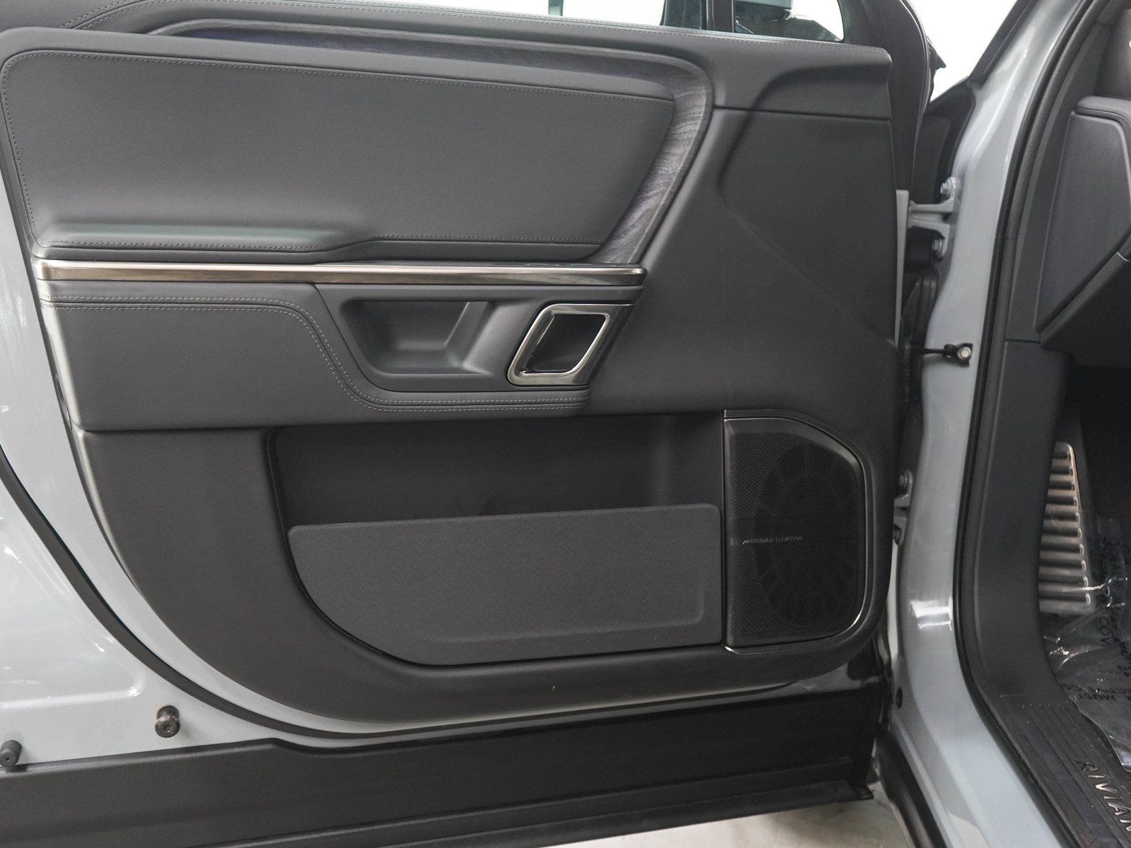 Used 2022 Rivian R1T Adventure AWD/4WD image 19