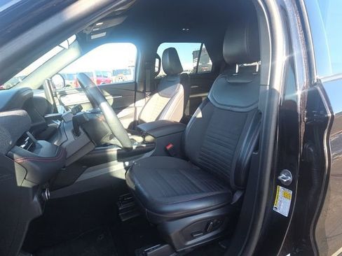 Used 2025 Ford Explorer ST-Line image 28