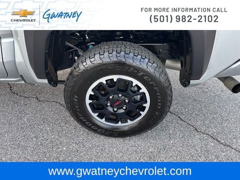 Used 2025 Toyota Tacoma TRD Off-Road image 10