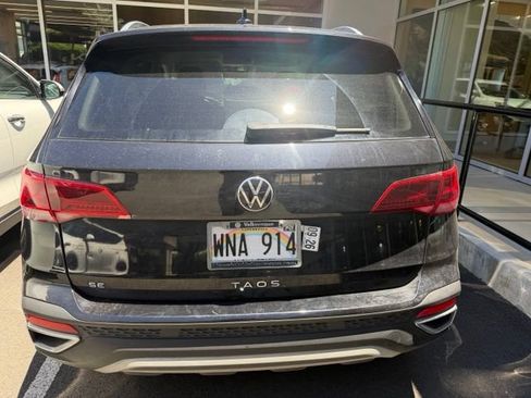 Used 2022 Volkswagen Taos SE FWD image 4