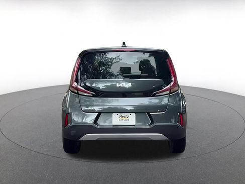 Used 2025 Kia Soul LX w/ LX Technology Package FWD image 14