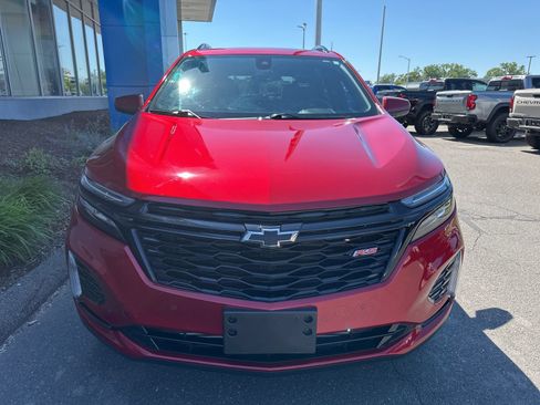 Used 2024 Chevrolet Equinox RS AWD/4WD image 2