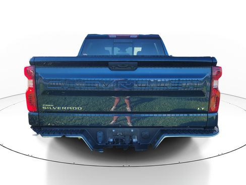 Used 2022 Chevrolet Silverado 1500 LT w/ All Star Edition Plus RWD image 5