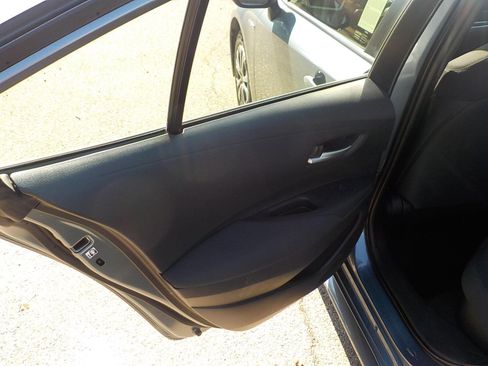 Used 2021 Toyota Corolla LE image 10