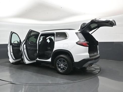 Used 2025 GMC Acadia Elevation FWD image 51