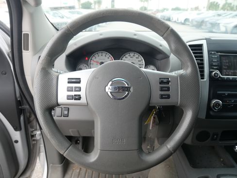 Used 2016 Nissan Frontier Desert Runner image 11