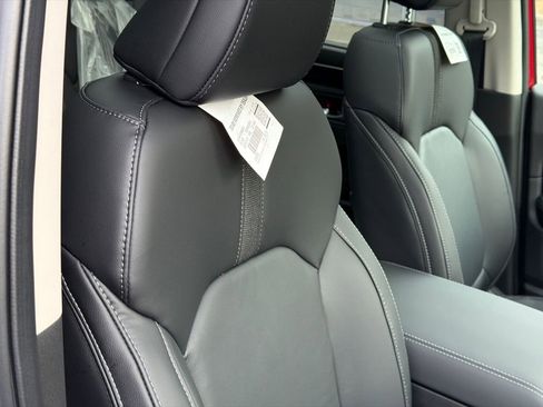 New 2025 Honda Pilot Touring image 11