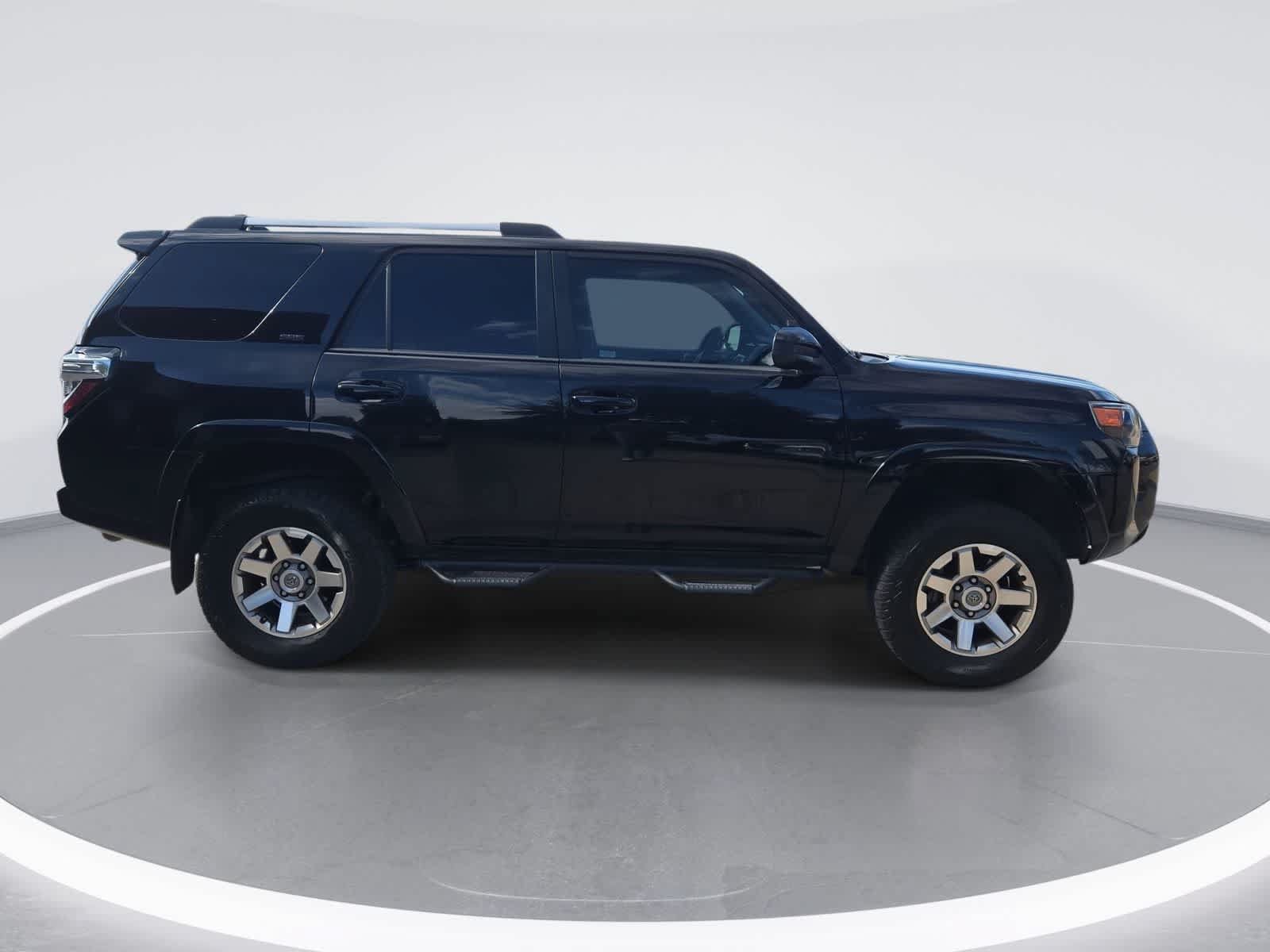 Used 2019 Toyota 4Runner SR5 AWD/4WD image 9