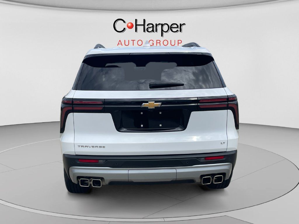 Used 2024 Chevrolet Traverse LT w/ LPO, Floor Liner Package FWD image 4